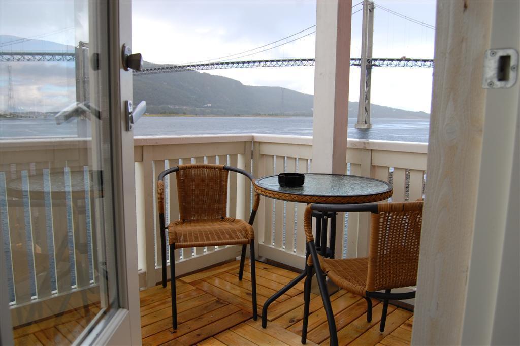 Tjeldsundbrua Maritim Villa Evenskjer Екстериор снимка